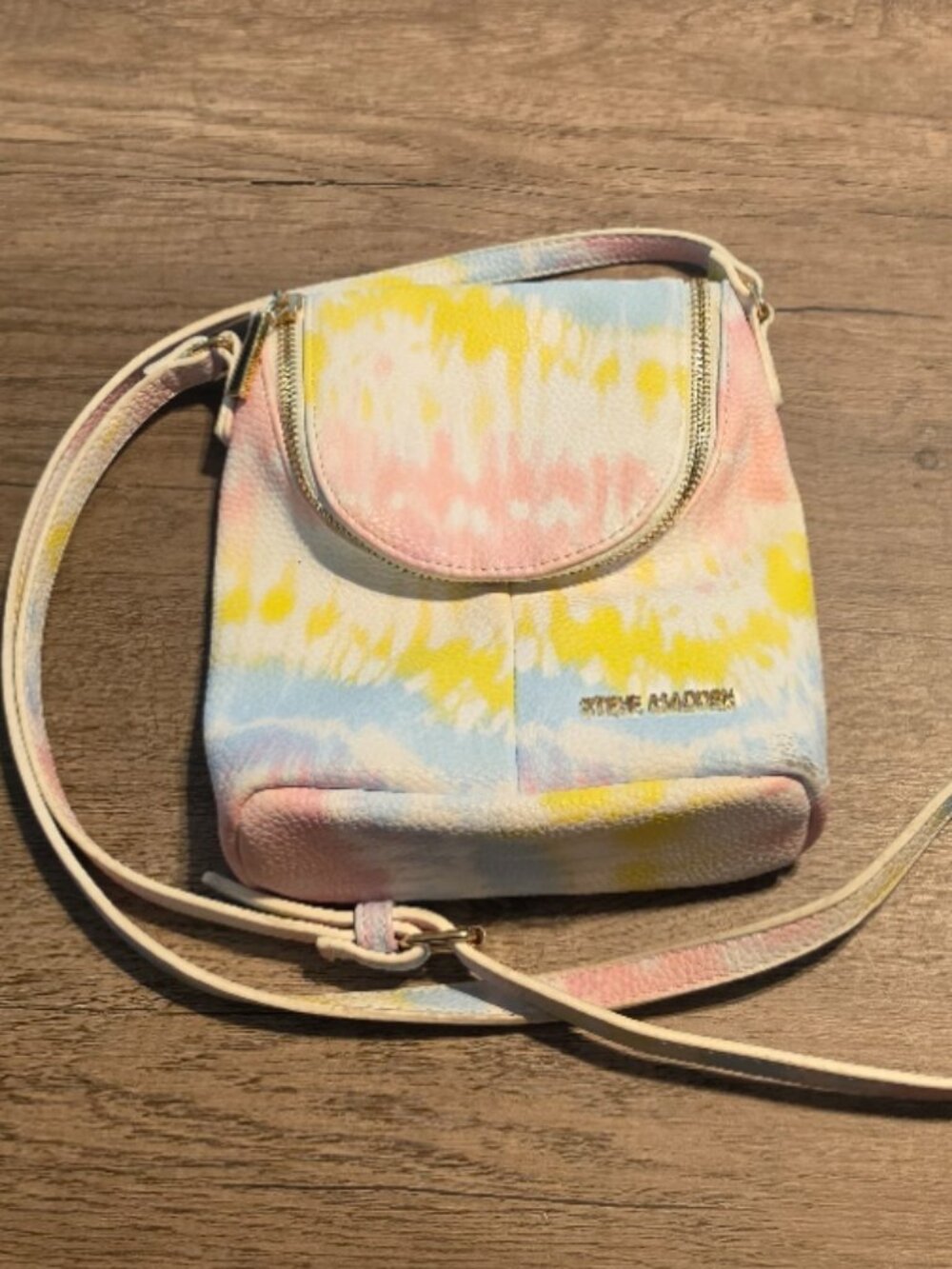 Pastel tie‑dye crossbody bag- Steve Madden